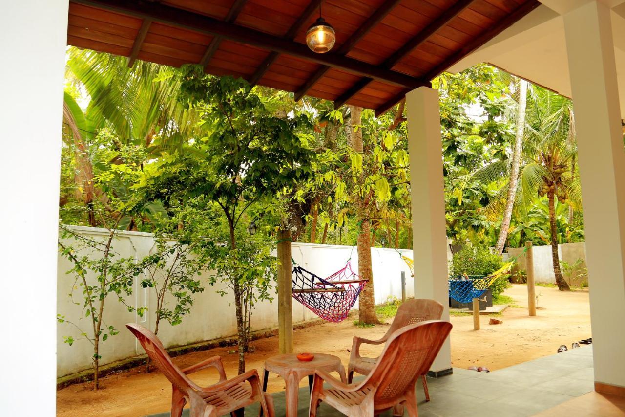 Midigama Holiday Inn Exterior foto